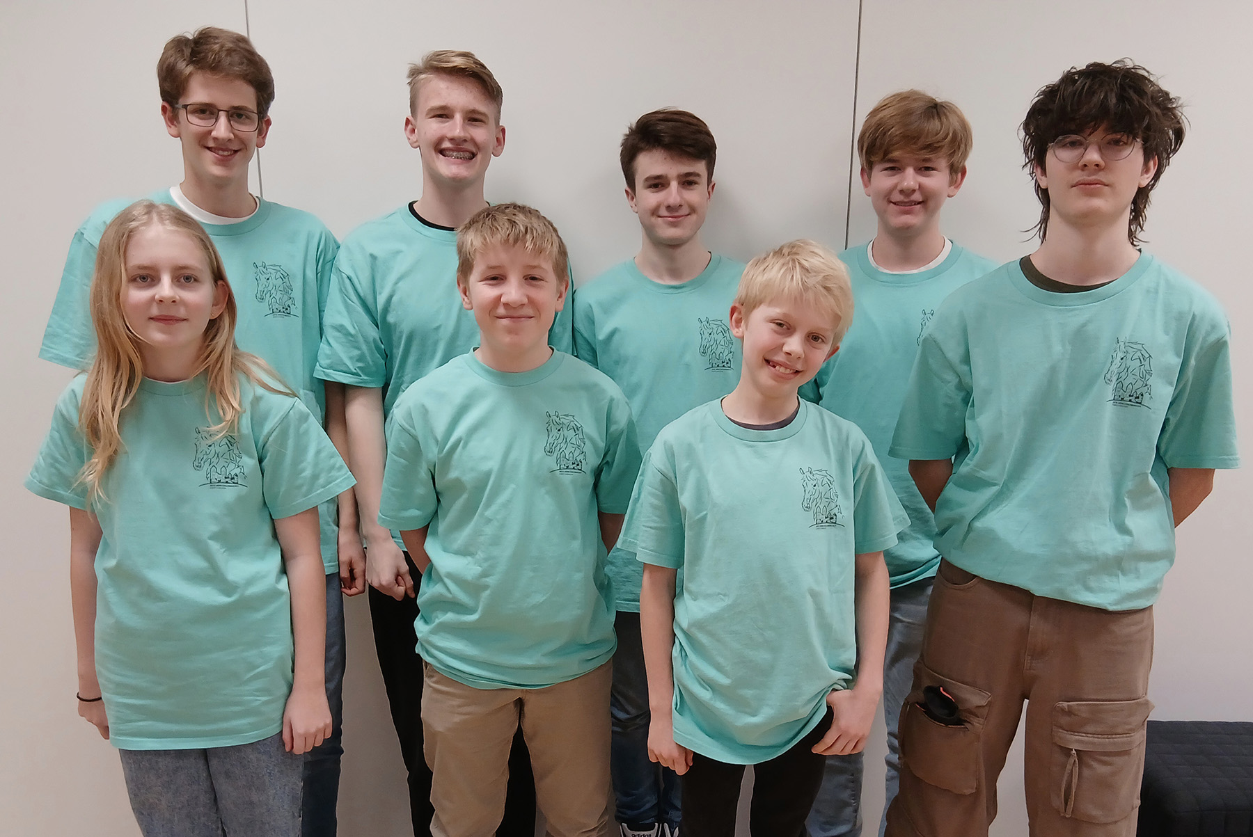 Gruppenfoto der Schülerinnen und Schüler der Schulschach-Mannschaften