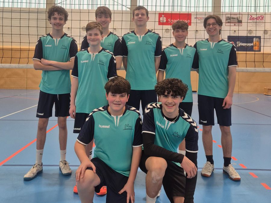 Gruppenfoto der Jungen-III-Volleyball-Mannschaft