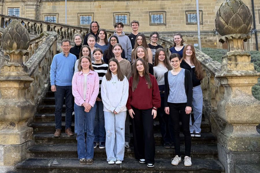 Gruppefoto der Redaktion vor dem Kloster Banz