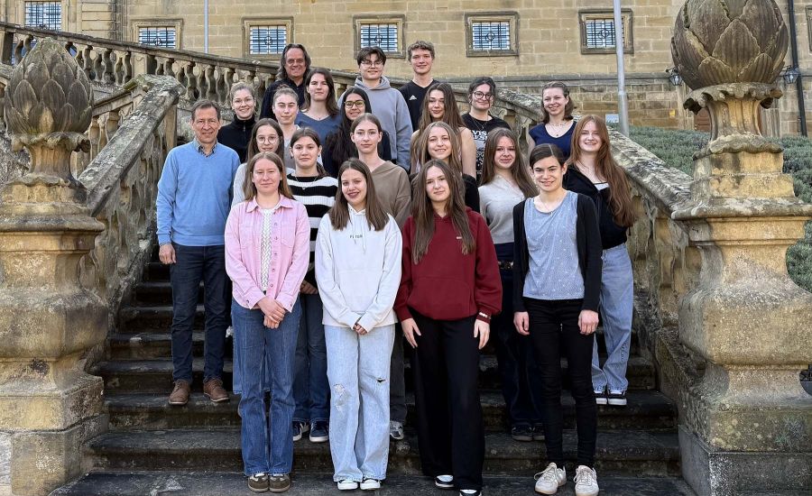 Gruppefoto der Redaktion vor dem Kloster Banz