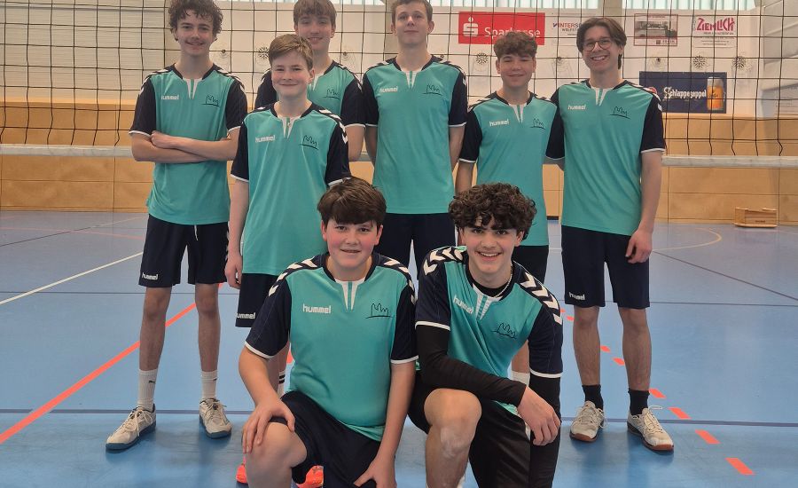 Gruppenfoto der Jungen-III-Volleyball-Mannschaft