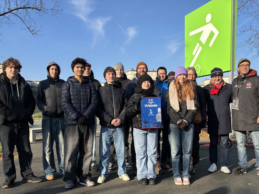 Gruppenfoto der beteiligten Schülerinnen und Schüler