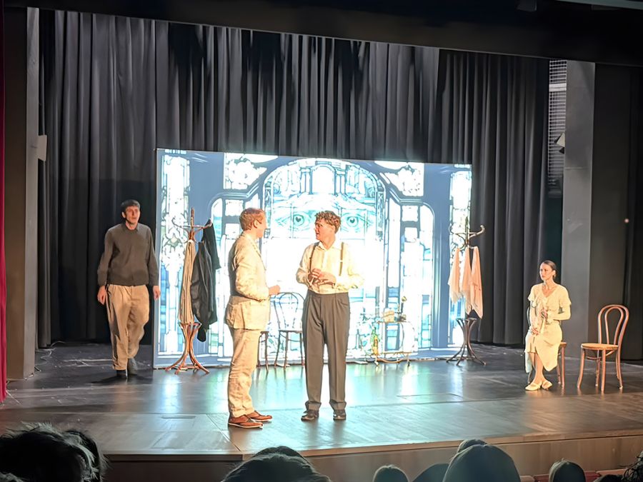 Szene aus "The Great Gatsby" aufgeführt vom "White Horse Theatre"