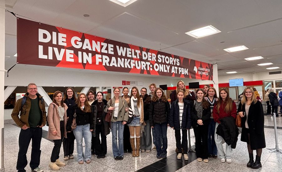 Der Vertiefungskurs Deutsch besuchte im Oktober 2025 die Frankfurter Buchmesse.
