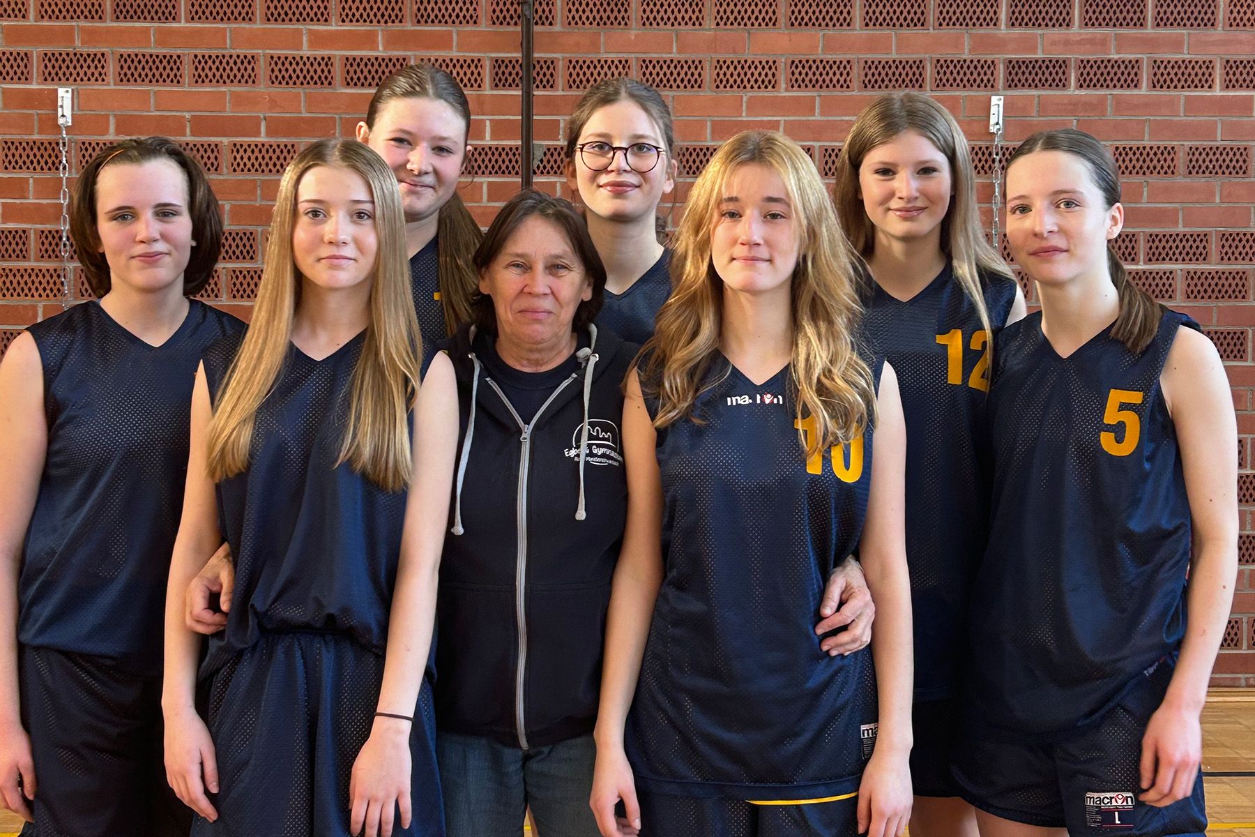 Gruppenfoto Basketballmannschaft Mädchen III