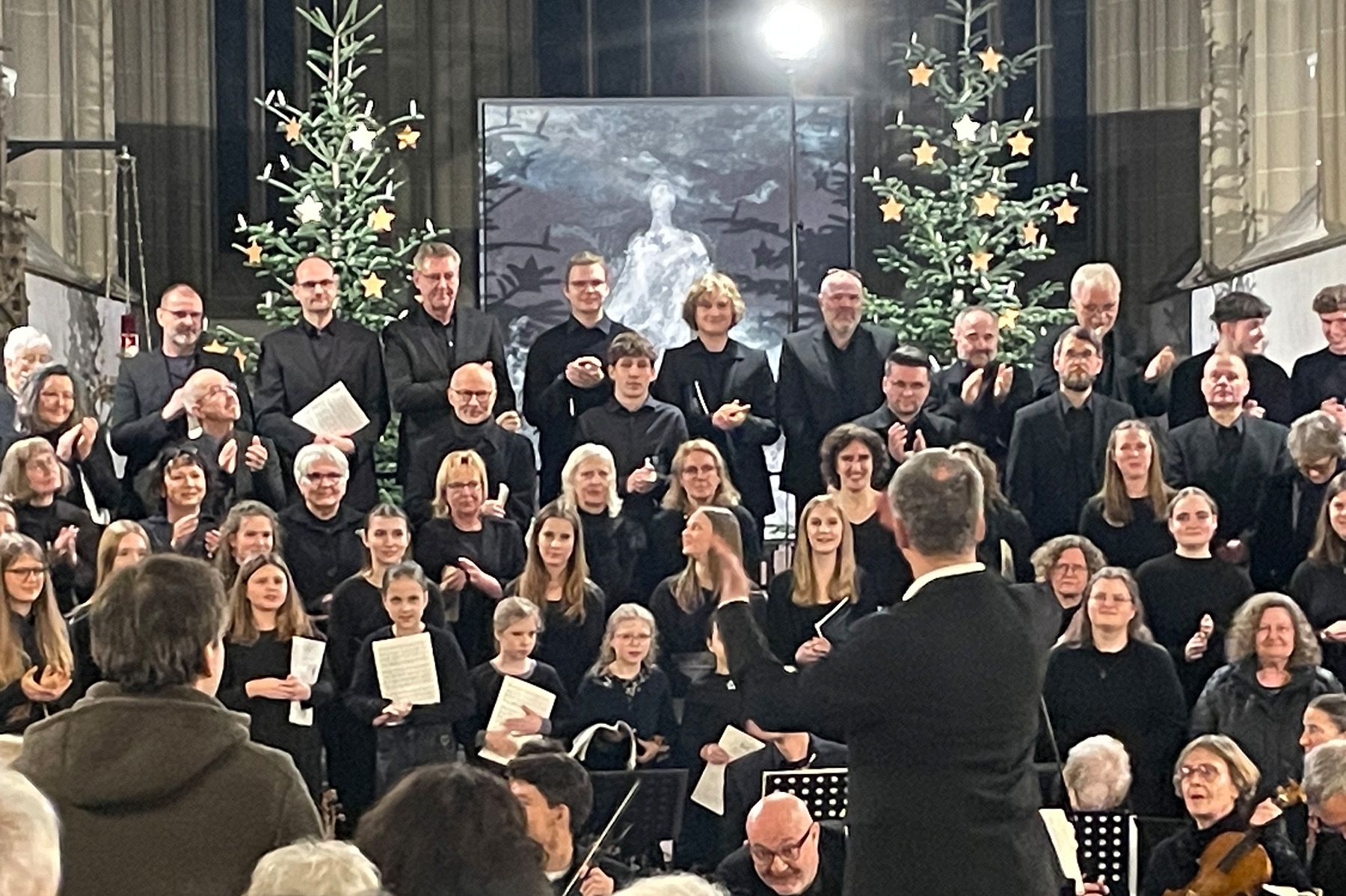 Mitglieder des Kirchen-, Kammer- und Jugendchors St. Johannes beim Weihnachtskonzert